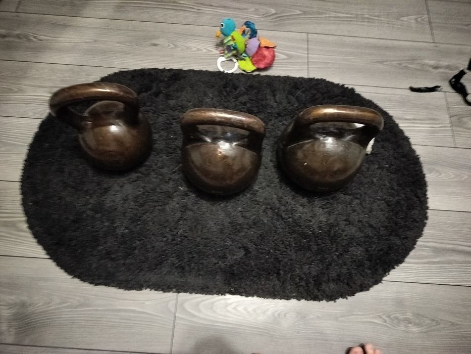 Продаю гирі 32-24-16