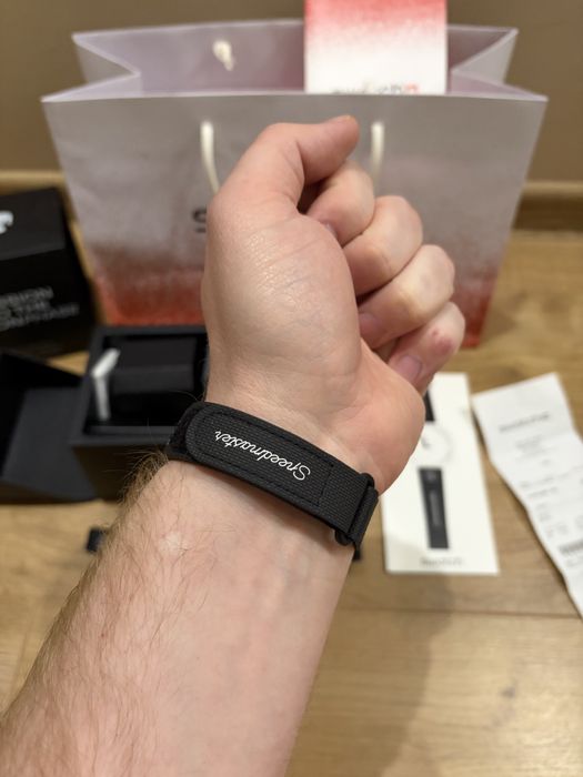 omega swatch moonswatch snoopy