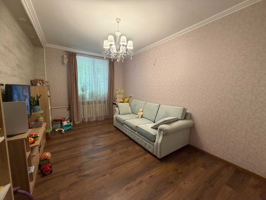 Продам 3 кімнатну квартиру в центрі Одеси / Спиридонівська / Паркомісце/ Сталінка