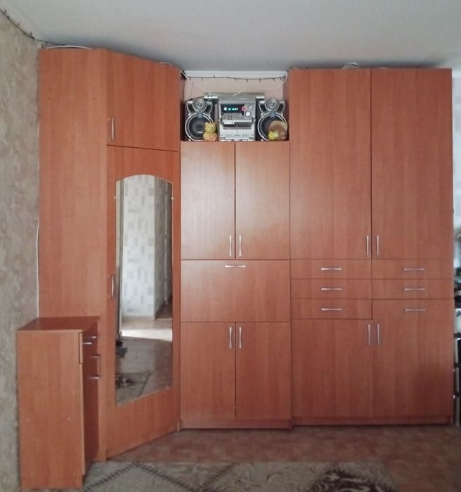 Продам кімнатну стінку