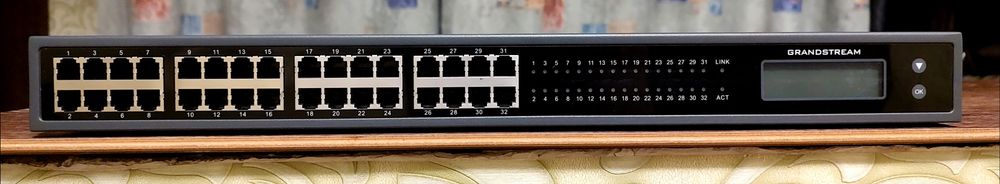 VoIP шлюз Grandstream GXW 4232 — 32 порти для IP-телефонії