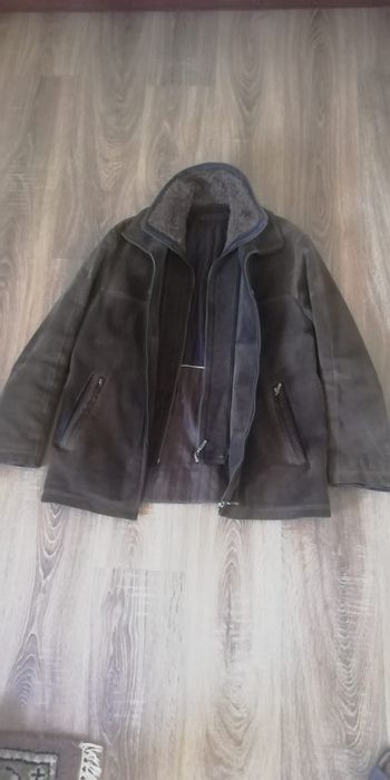 Casaca de Pele em bom estado