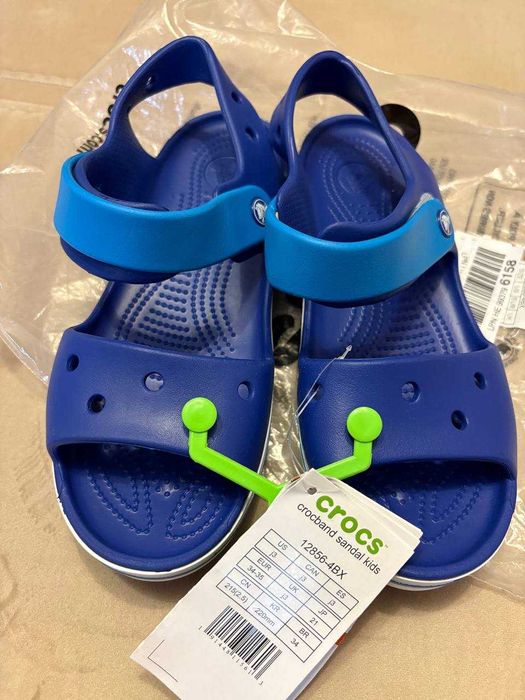 дитячі босоніжки сандалі crocs J3 22 см
