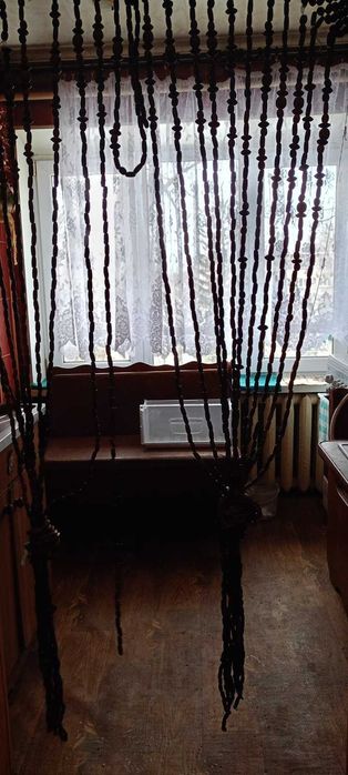 Продам двокімнатну по вул Черкасова