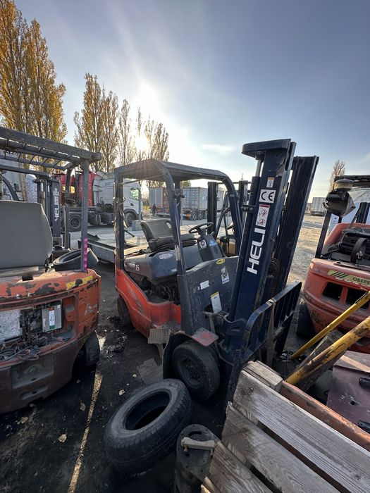 Розбираю навантажувач вилковий Heli погрузчик кара автонавантажувач