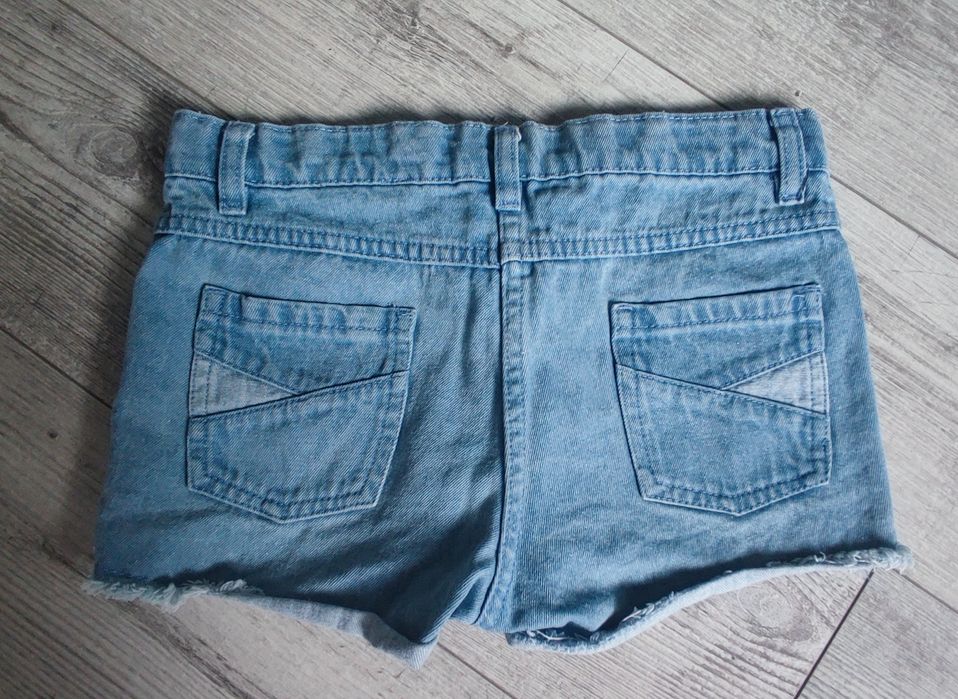 Spodenki jeansowe r. 140-146