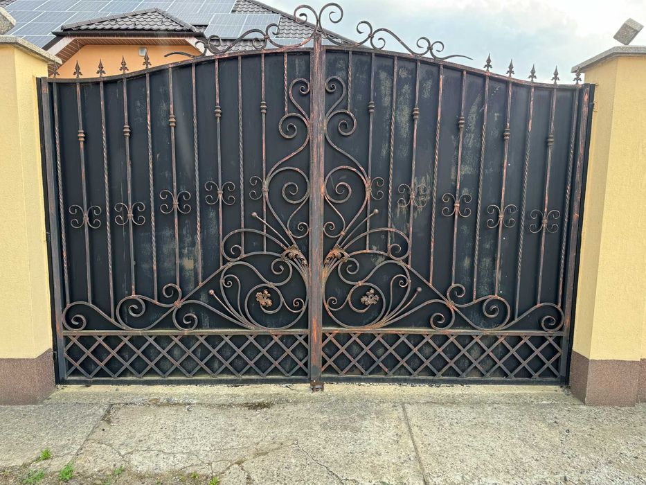 Ворота вуличні ковані