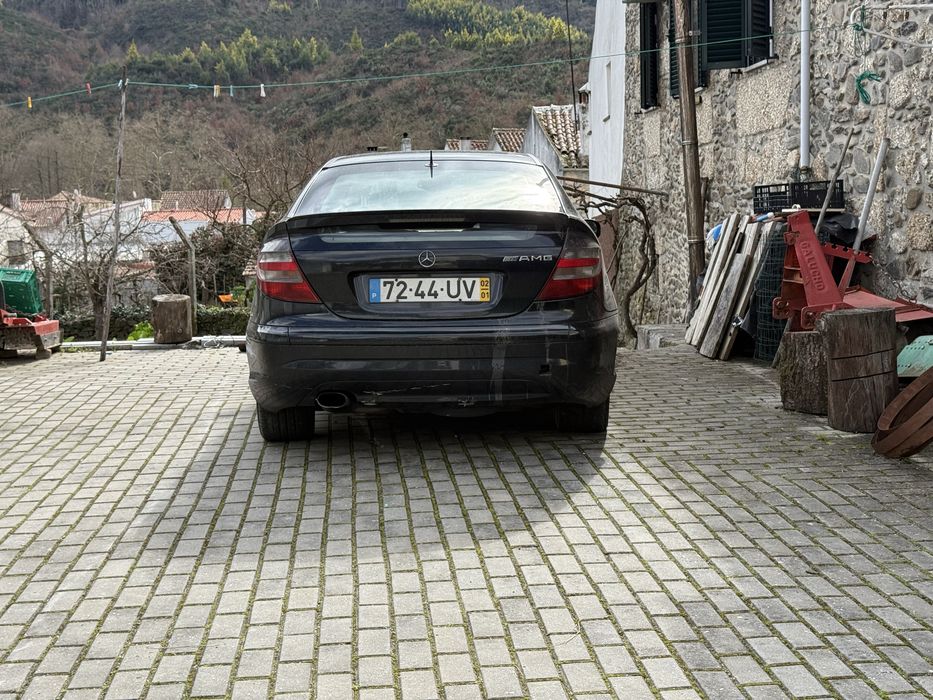 Mercedes c220 sportcoupe amg  (acidentado)