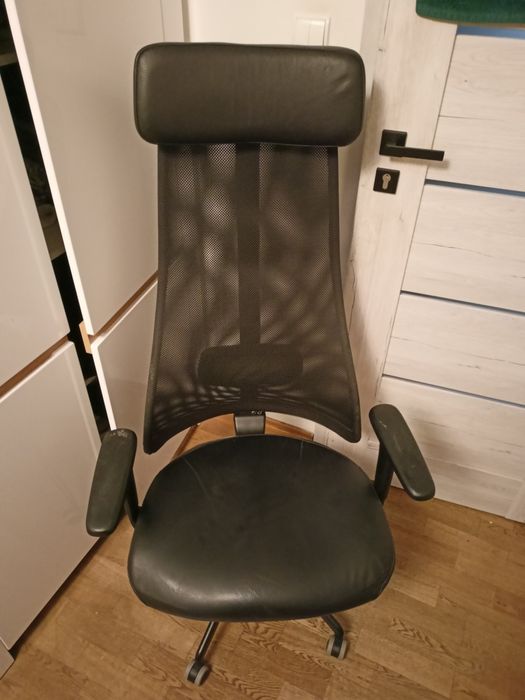 JÄRVFJÄLLET IKEA - Krzesło biurowe z podłokietnikami, Glose czarny