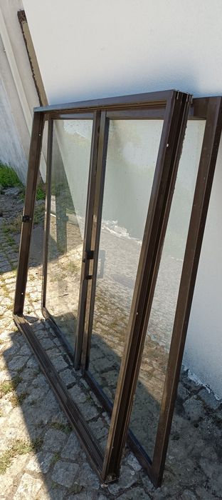 2 janelas de Vidro Simples/ Correr
