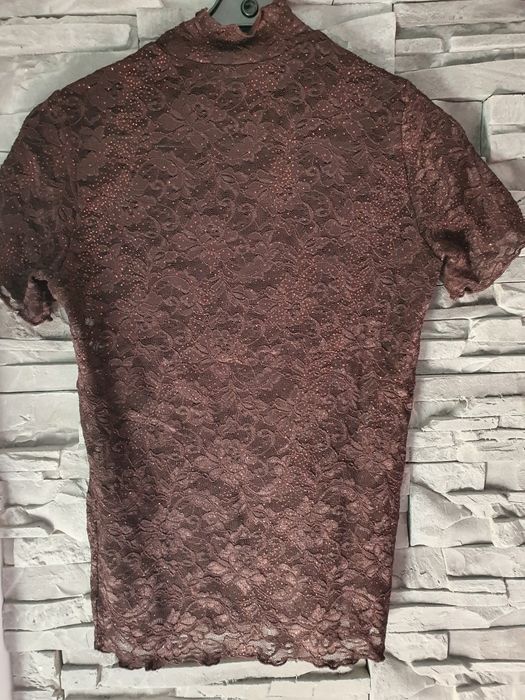 Piękna błyszcząca koronkowa bluzka M