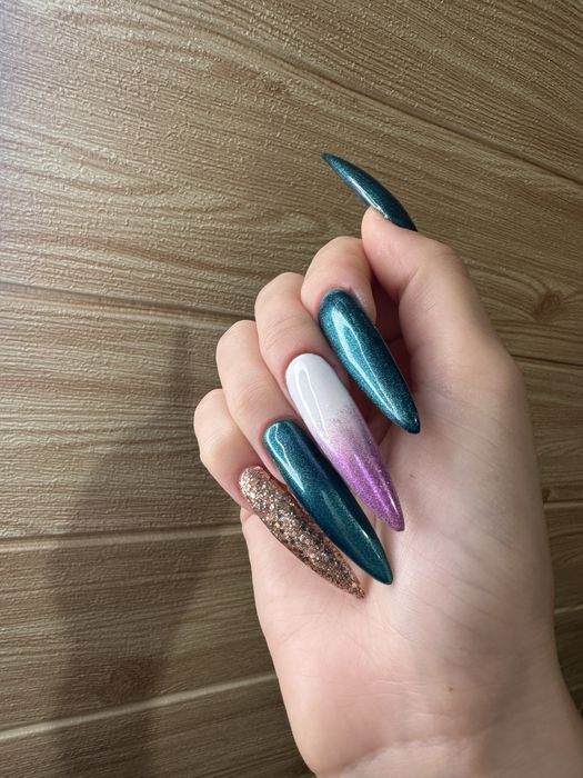 Наращивания , кореккция ногтей