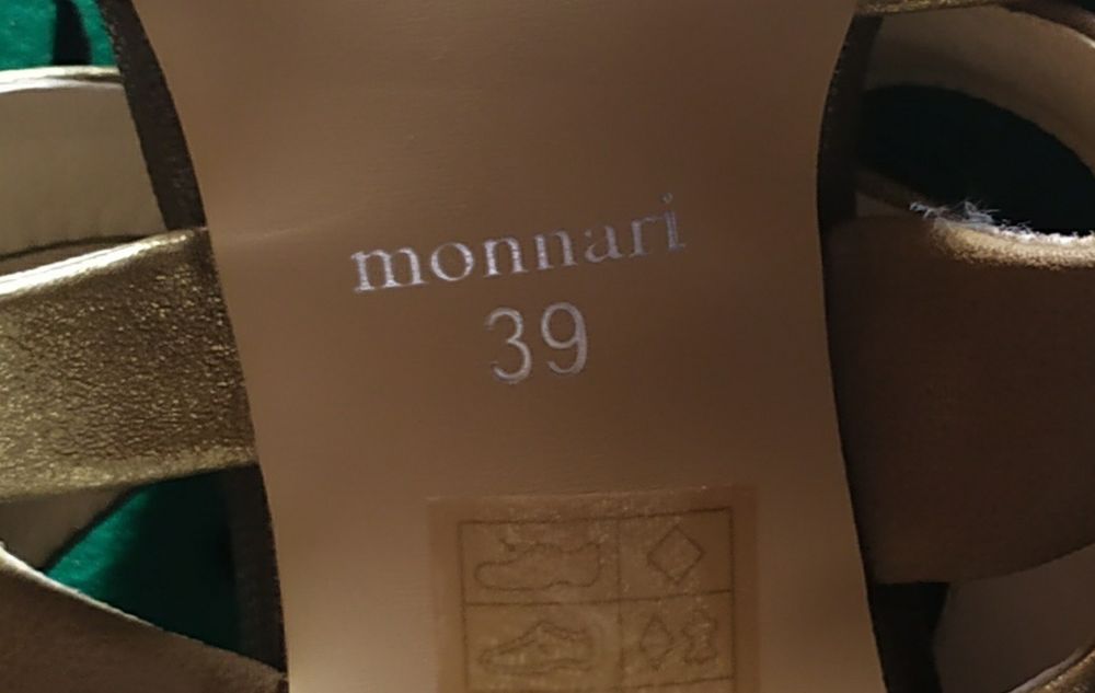 Sandały na słupku Monnari