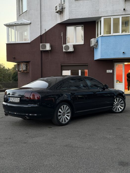 Продам ауді A8 D3