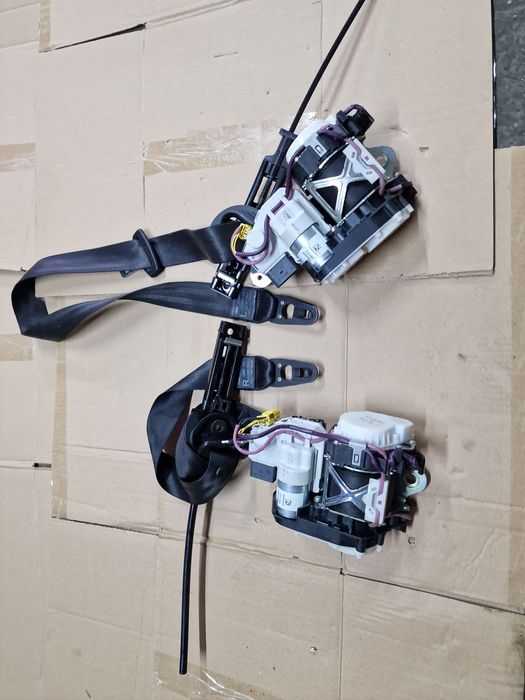 Pas bezpieczenstwa audi a8 d4 dociagi kombajn prawy lewy przod kpl