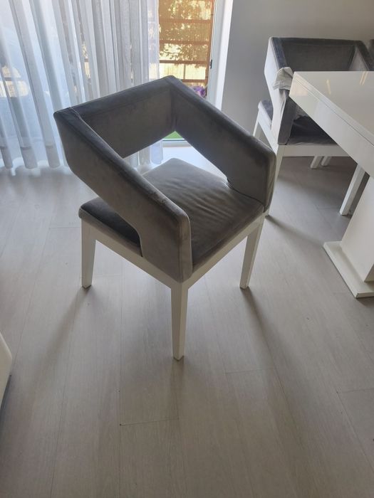 8 cadeiras de sala de jantar