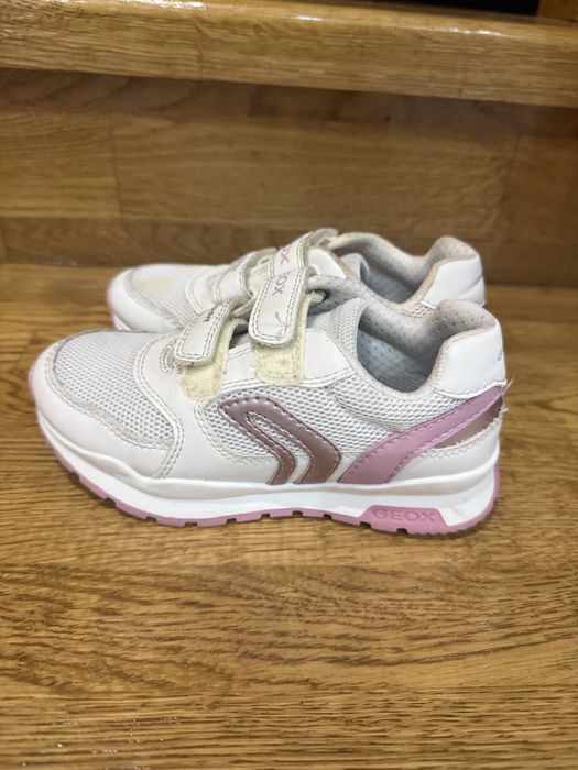 Продам кросівки для дівчинки Geox