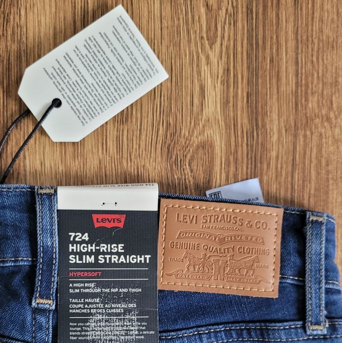 Spodnie damskie jeansowe 724 high rise slim straight Levi's 24/32