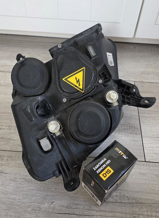 Lampa reflektor xenon przód Opel Meriva  A a prawy + 2 żarówki