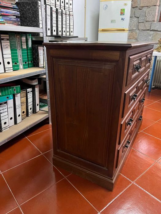 Cómoda Antiga em ótimo estado