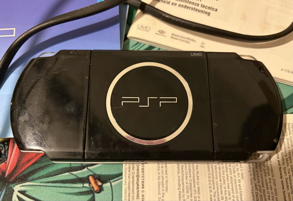 PSP 3004 com caixa e manuais