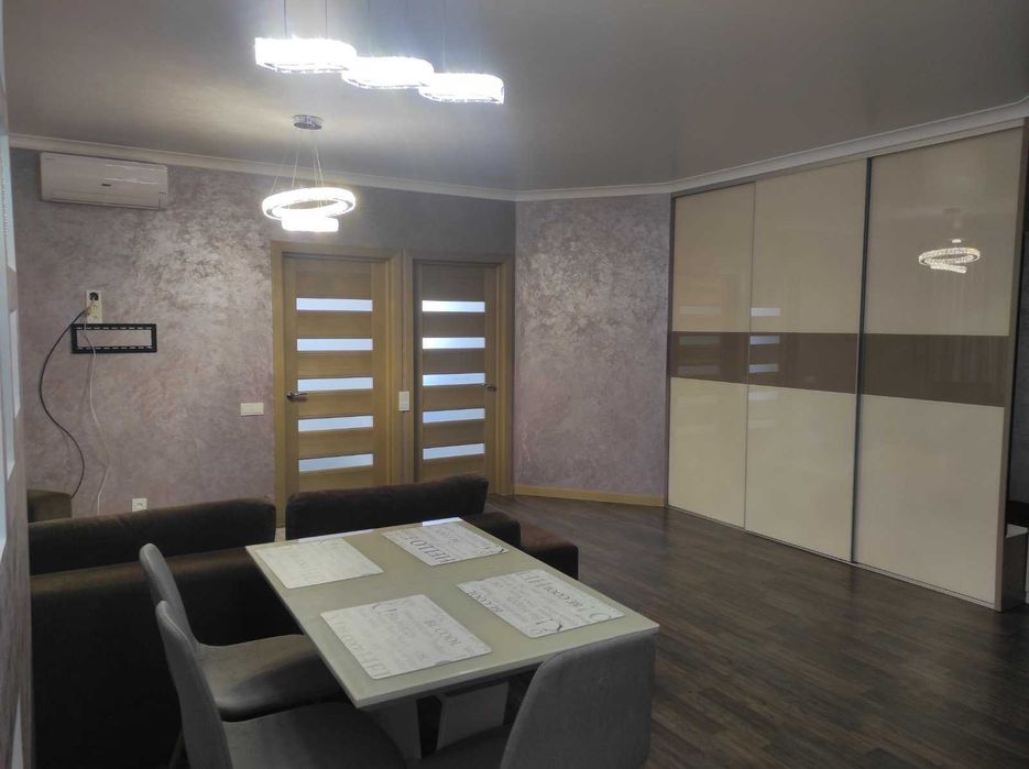 Продам 3 кімн.квартиру з ремонтом по вул.Чорновола 15 а