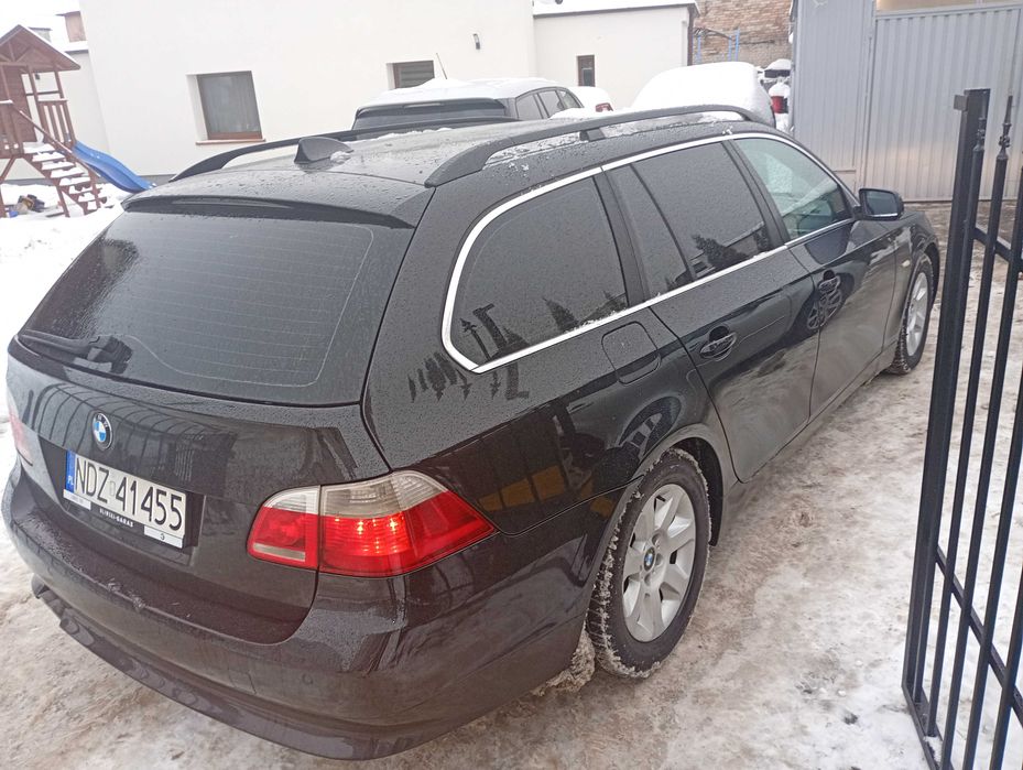 BMW E61  2.5 diesel kombi. Automat skory