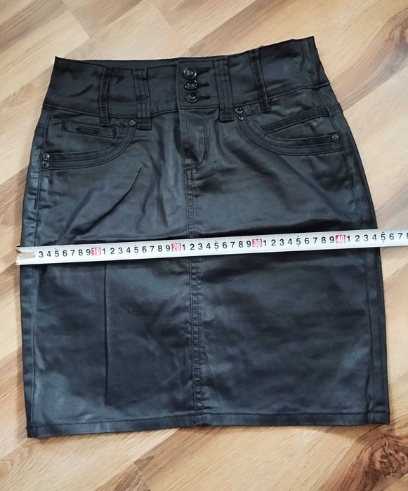 mini spódniczka z wysokim stanem S woskowana skórzana goth elastyczna