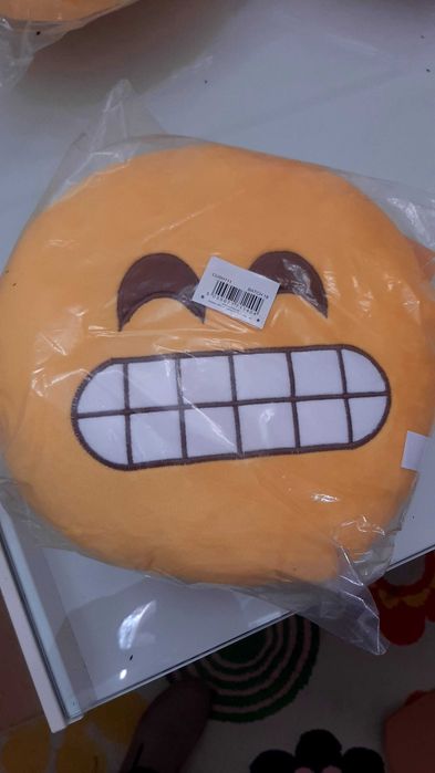 Almofada e Chinelos Emoji