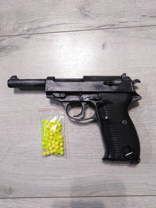 Іграшковий пістолет на кульках Walter P38 pro
