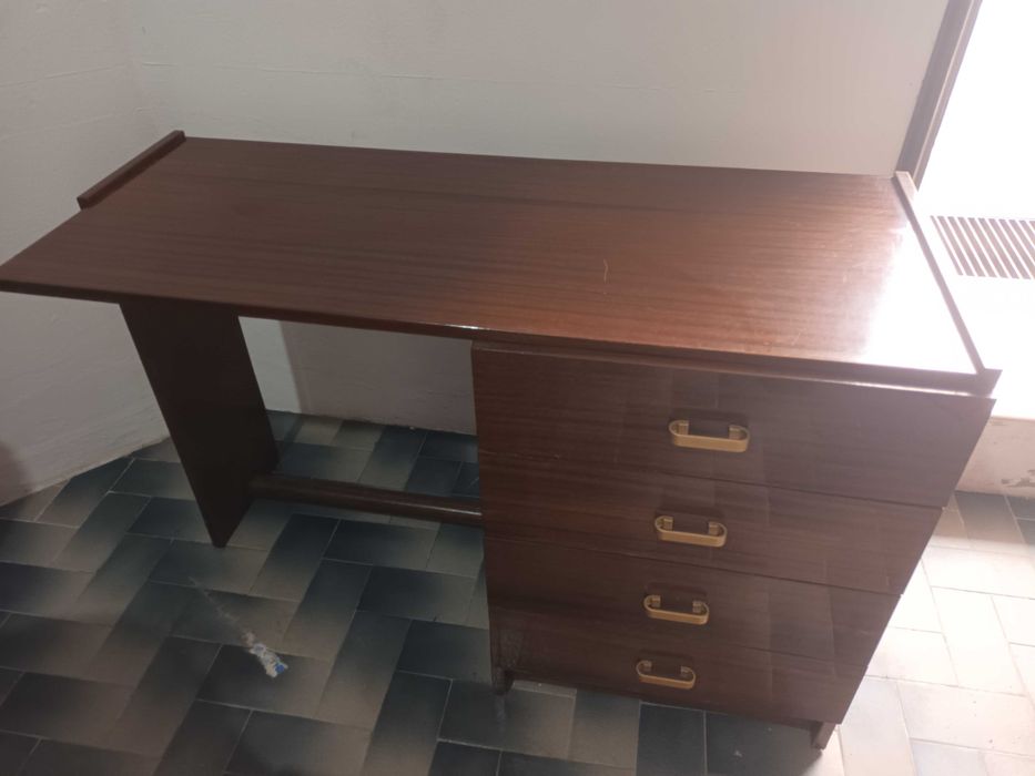 Secretária para quarto