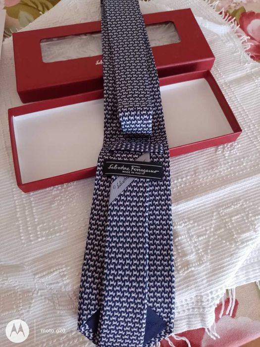 Linda gravata de seda - Salvatore Ferragamo