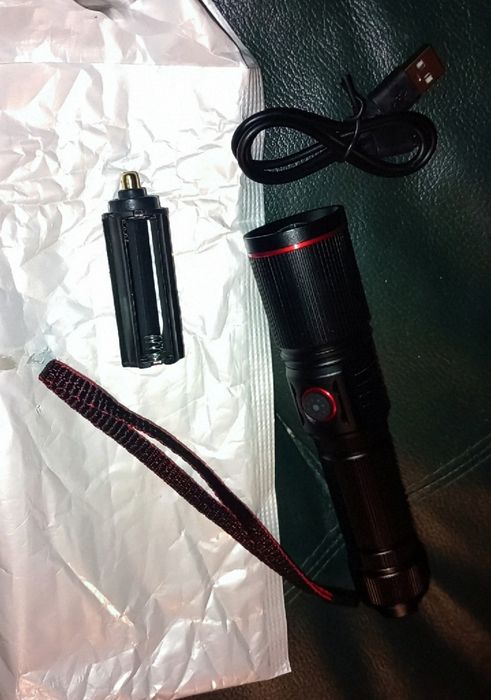 Mocna Latarka LED Taktyczna USB  Metalowa