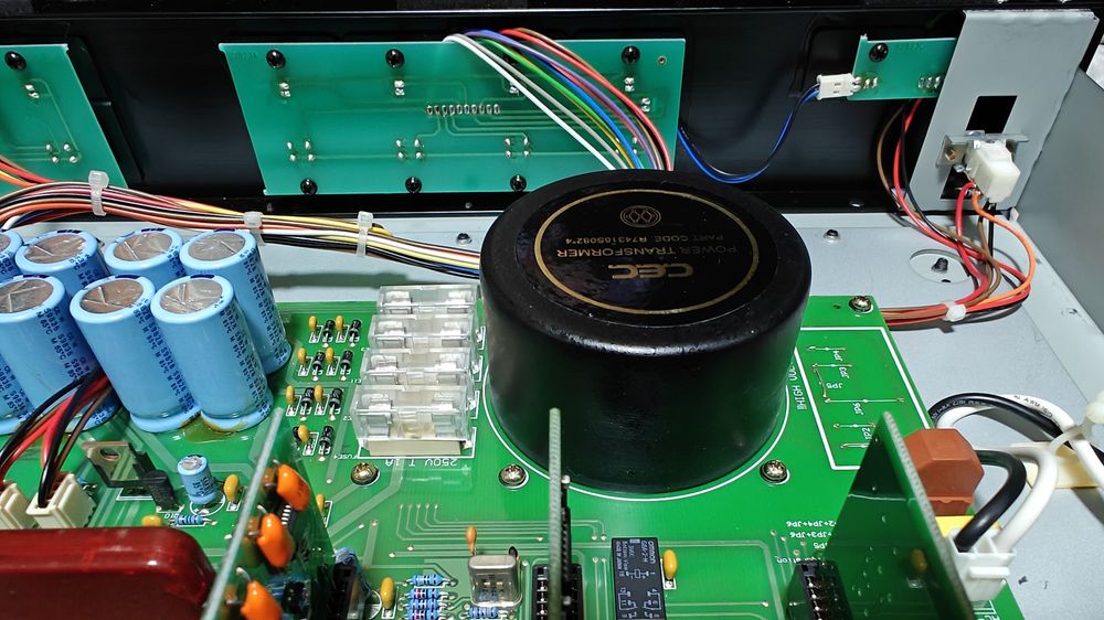 Дуже рідкісний японський ЦАП класу А  CEC DX51 Mk3. 230 В