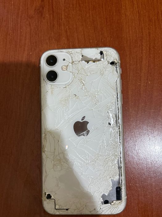 iPhone 11 avariado