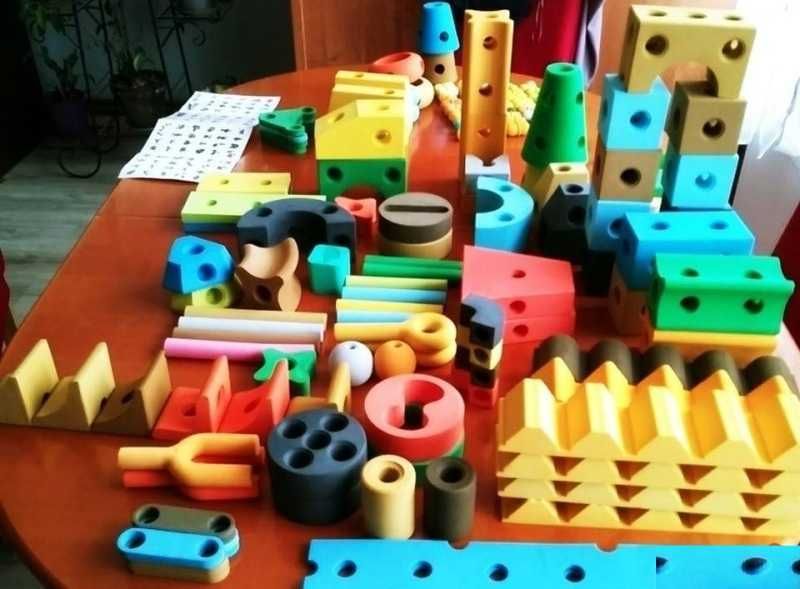Klocki edukacyjne z pianki EVA dla dzieci.