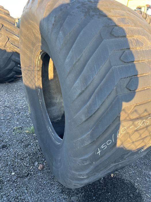 Opona używana 750/60R30,5
