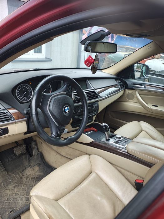 BMW X6 uszkodzony