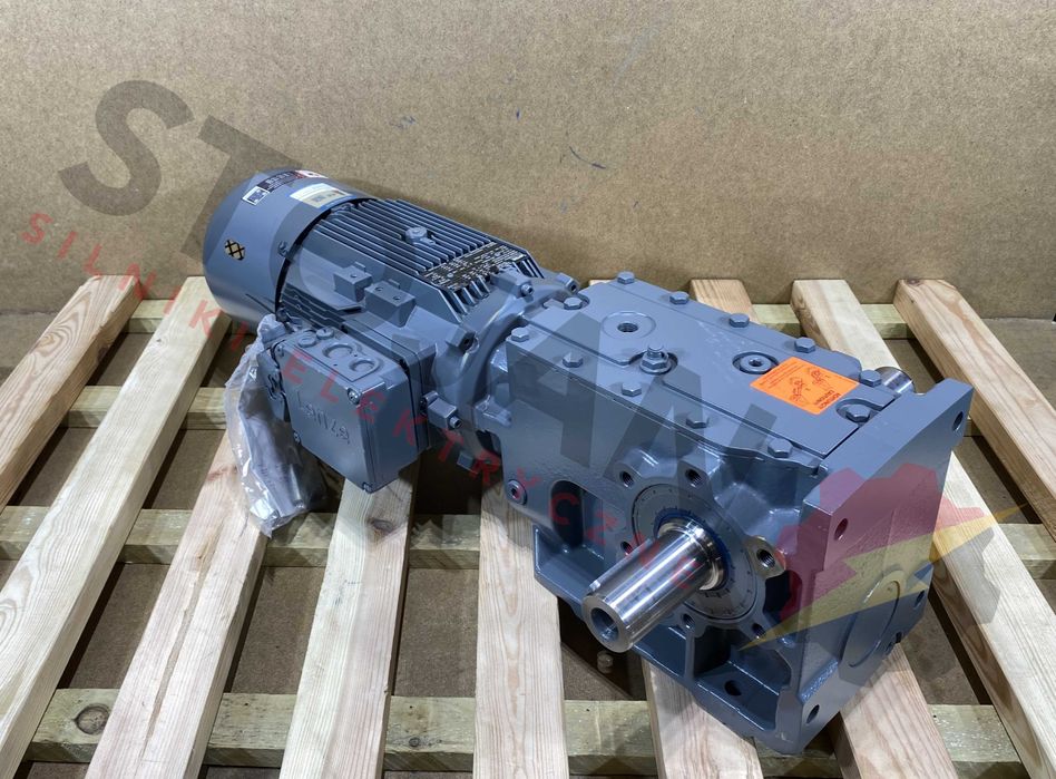 motoreduktor / przekładnia 3kW 48,7obr. HAMULEC Lenze