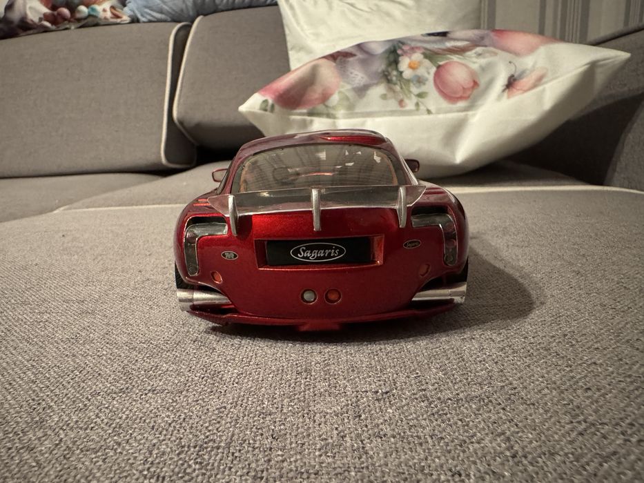 TVR Sagaris 1:18 Jadi