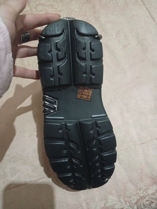 Botas de mulher novas