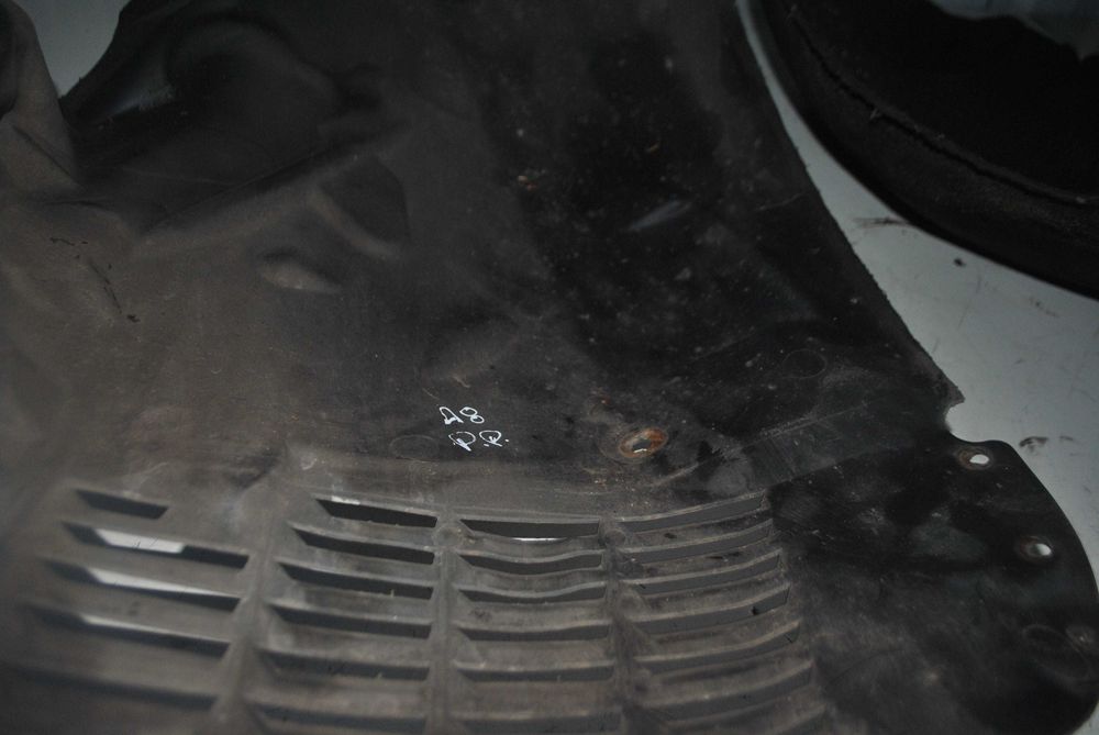 Nadkole prawe lewe Audi A8 D3