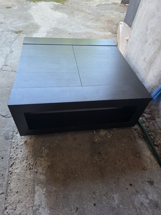 Mesa de centro com garrafeira