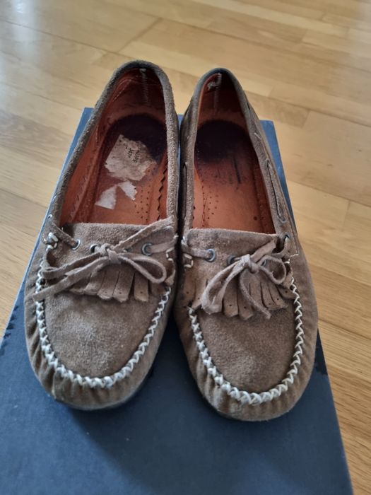 Sapatos mocassins castanhos n 37