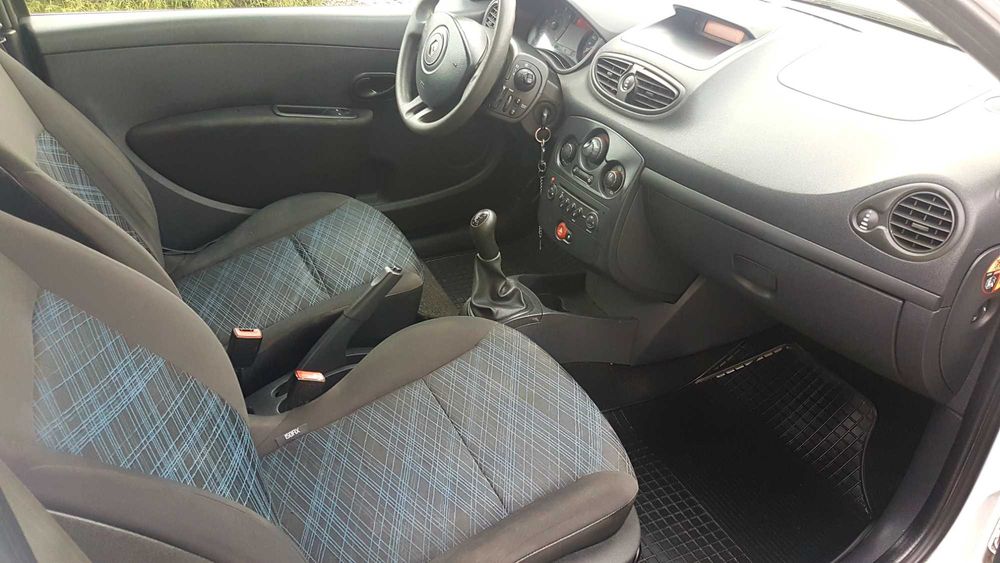 Renault Clio Super Ekonomiczny z Klimatyzacją