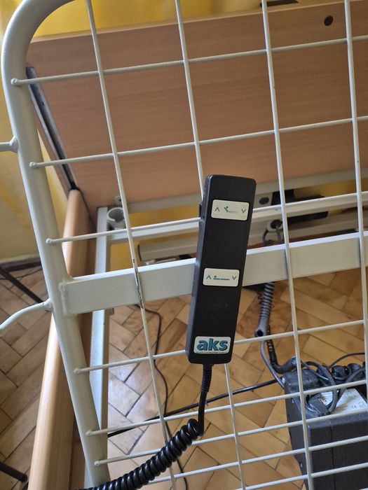 Łóżko rehabilitacyjne z materacem