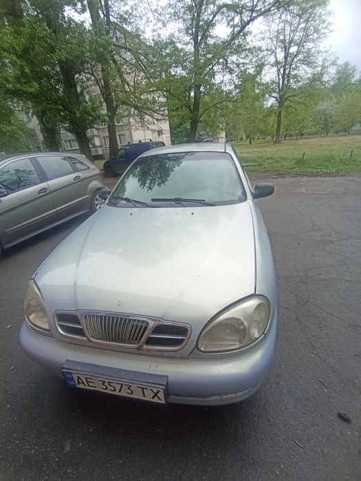 Автомобіль Lanos