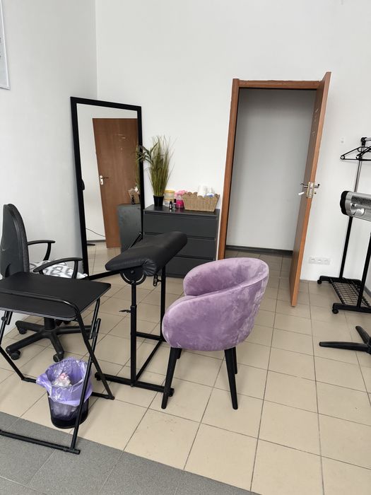 Сдам кабинет  мастеру ресниц/бровей м.Масельского офісна будівля