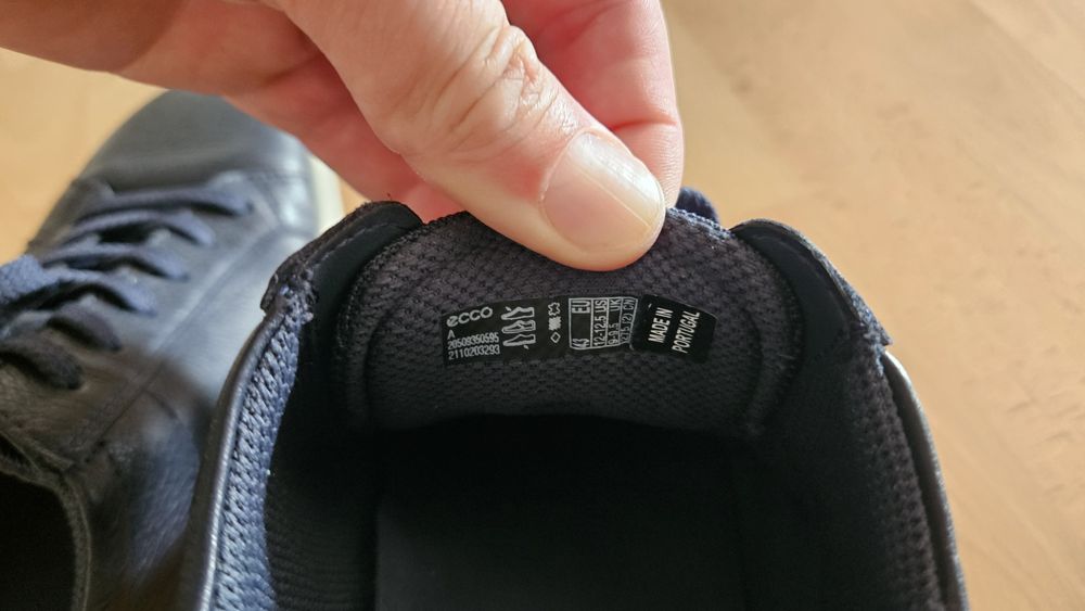 Ecco кросівки 43 розмір