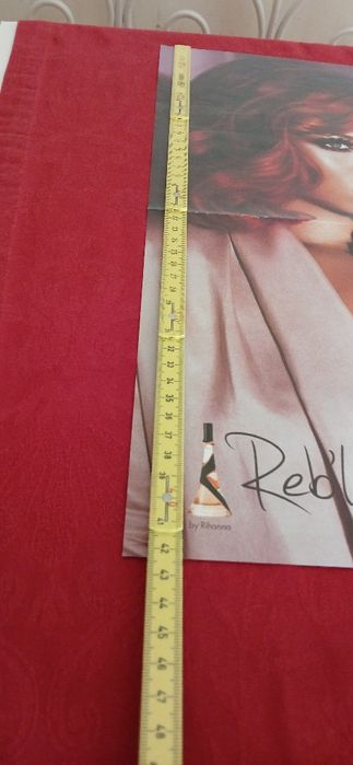 Poster Rihanna/Glee, com defeito